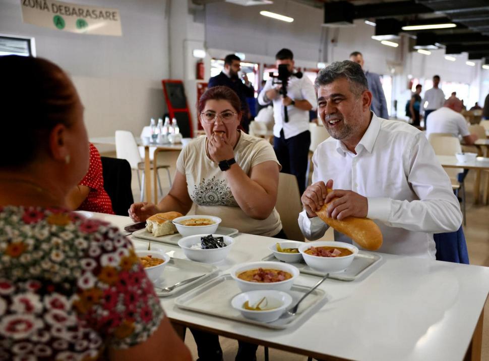 Marcel Ciolacu, în vizită la fabrica de mobilă Aramis: ”Cel mai mare producător și exportator de mobilă din Maramureș” 905073