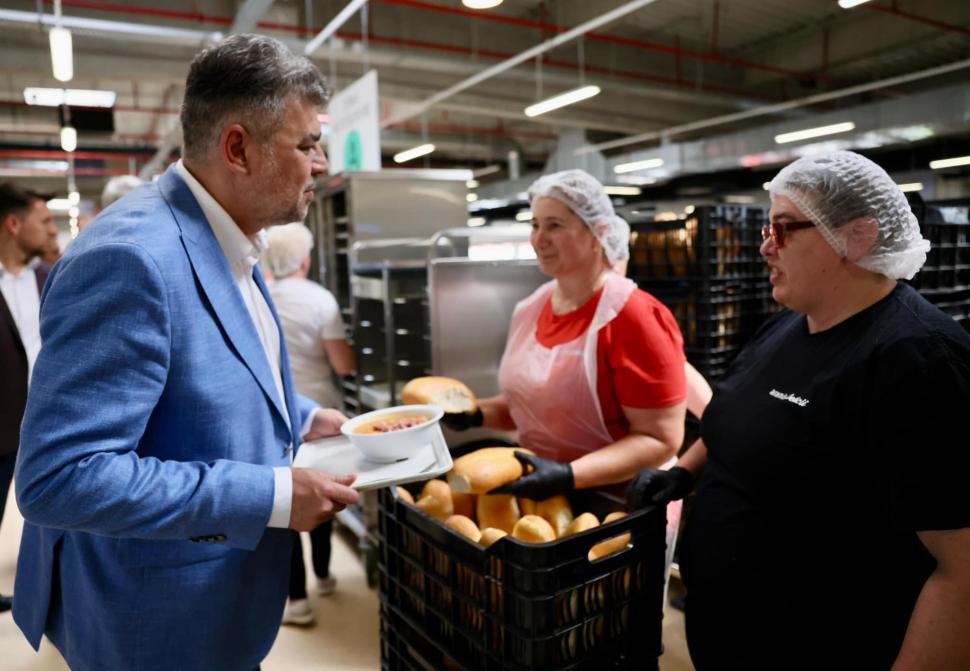 Marcel Ciolacu, în vizită la fabrica de mobilă Aramis: ”Cel mai mare producător și exportator de mobilă din Maramureș” 905075