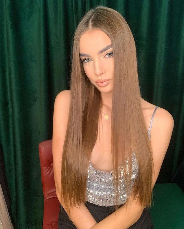 Povestea româncei care a câștigat trei titluri de Miss în doar două săptămâni. Maria Vărzaru e "Regina Europei" 905123