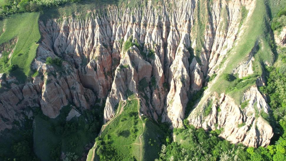 Locul spectaculos din ţara noastră, care arată ca în America. E micul canion al României 905149