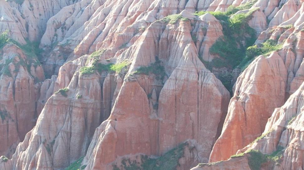 Locul spectaculos din ţara noastră, care arată ca în America. E micul canion al României 905153