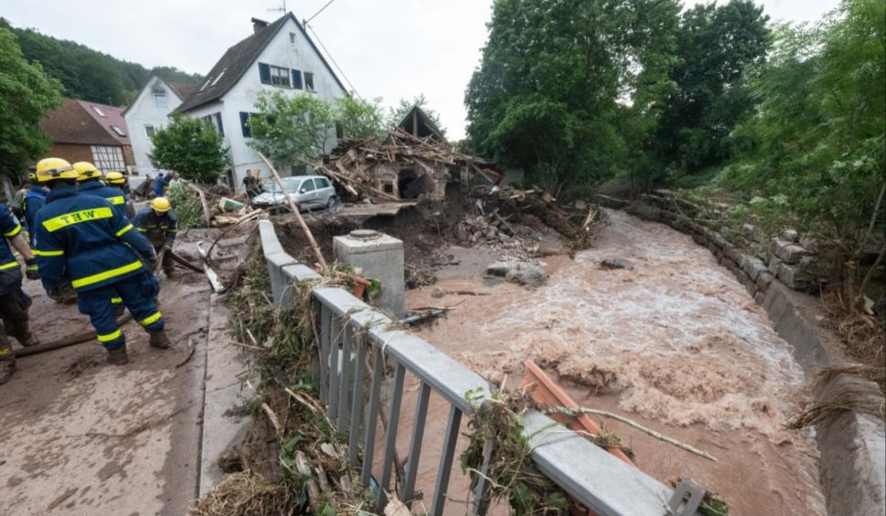 Inundațiile au făcut prăpăd în Germania. Cel puțin patru persoane au murit și mii de oameni au fost evacuați 905576