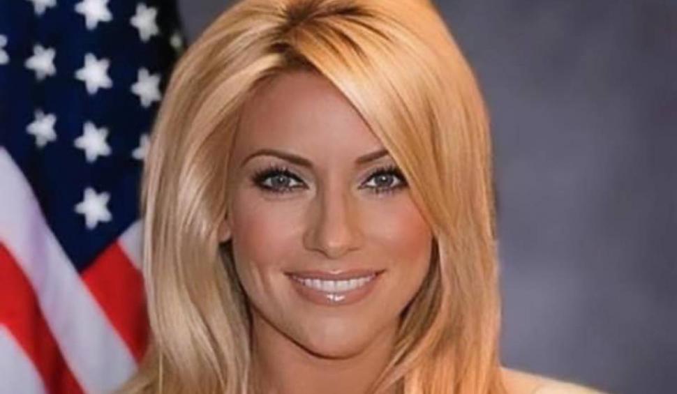 Ea este blonda din Timişoara care candidează la Primăria Las Vegas: "Credința în Dumnezeu m-a făcut să iau atitudine" 905428