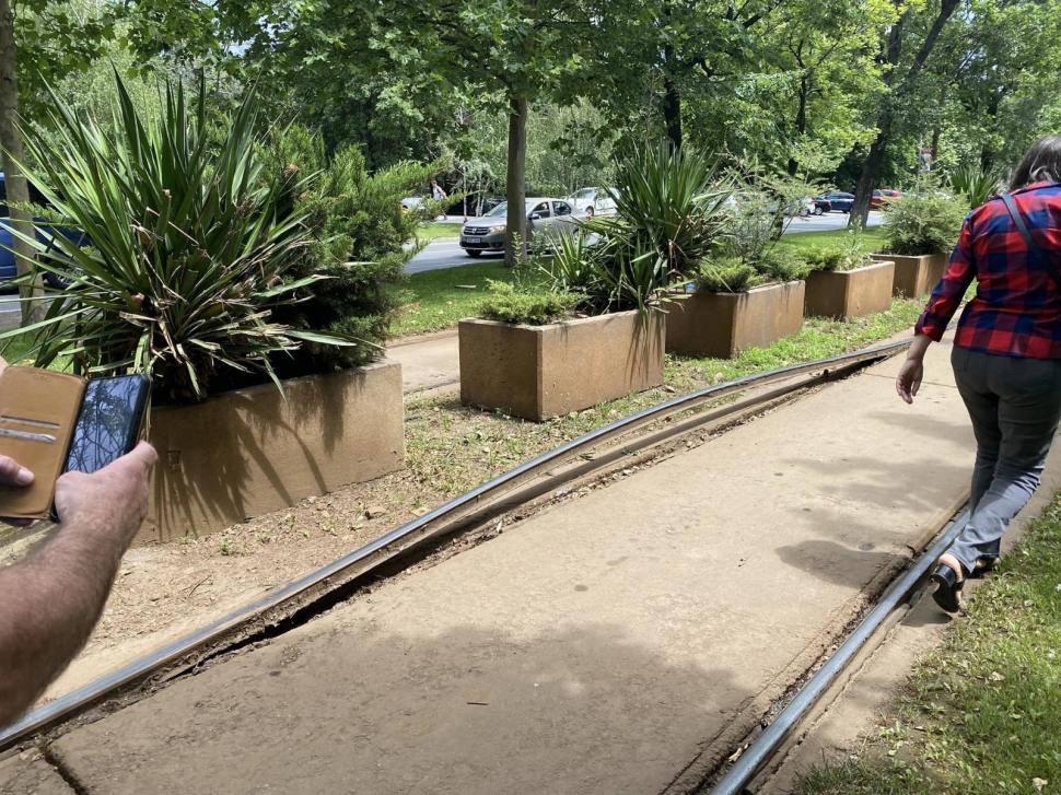Șine de tramvai, dilatate de la căldură, în București: Patru linii importante au fost complet blocate 905491
