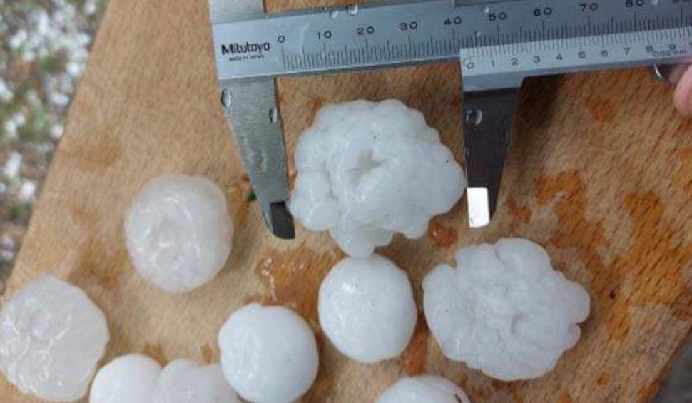 Cod roşu de vijelie şi grindină de mari dimensiuni. Ce zone sunt afectate 905821