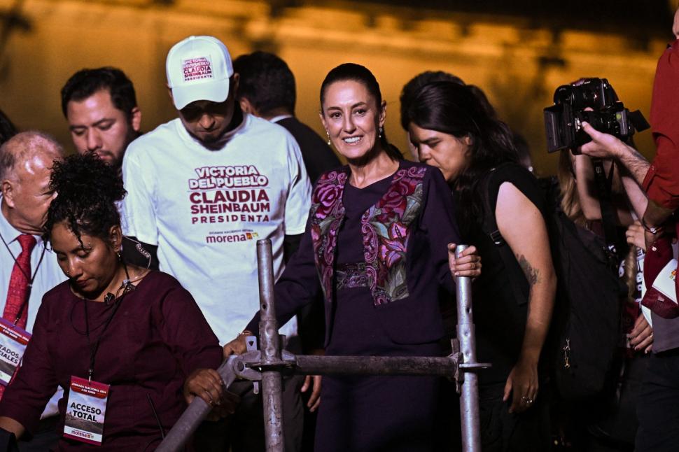 Cine este "Doctorița", prima femeie președinte din istoria Mexicului. Claudia Sheinbaum și-a zdrobit contracandidata cu aproape două treimi din voturi 905595