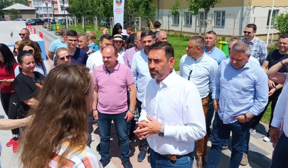 PSD Olt: "Emil Moț&nbsp;va obține victoria în Slatina, cu 57% din voturi, conform unui sondaj"