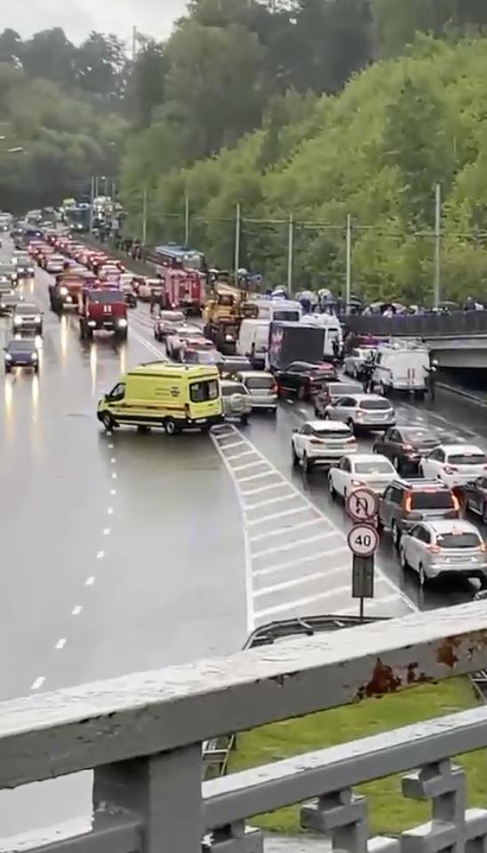 Un mort și peste 100 de răniți, după ce două tramvaie s-au ciocnit, în regiunea Siberia din Rusia. Momentul accidentului, surprins pe camerele de supraveghere 906034