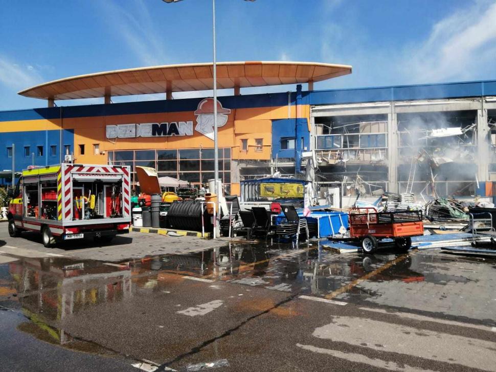 Procurorii Parchetului de pe lângă Tribunalul Botoşani anchetează explozia de la Dedeman 906375