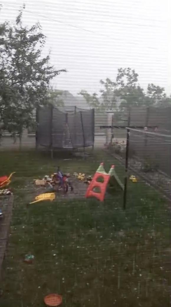 „Păcat de munca noastră”: Grindina cât mingea de golf a făcut prăpăd în mai multe localități vizate de Codul roșu de furtuni 906835