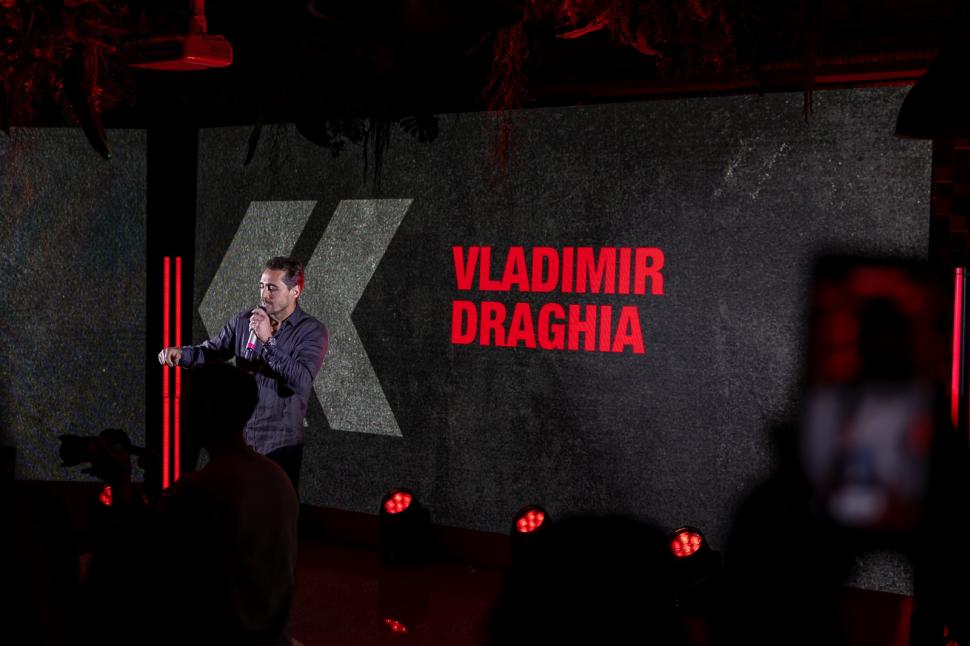 Șamponul anti-încărunțire cu efect de repigmentare 907368