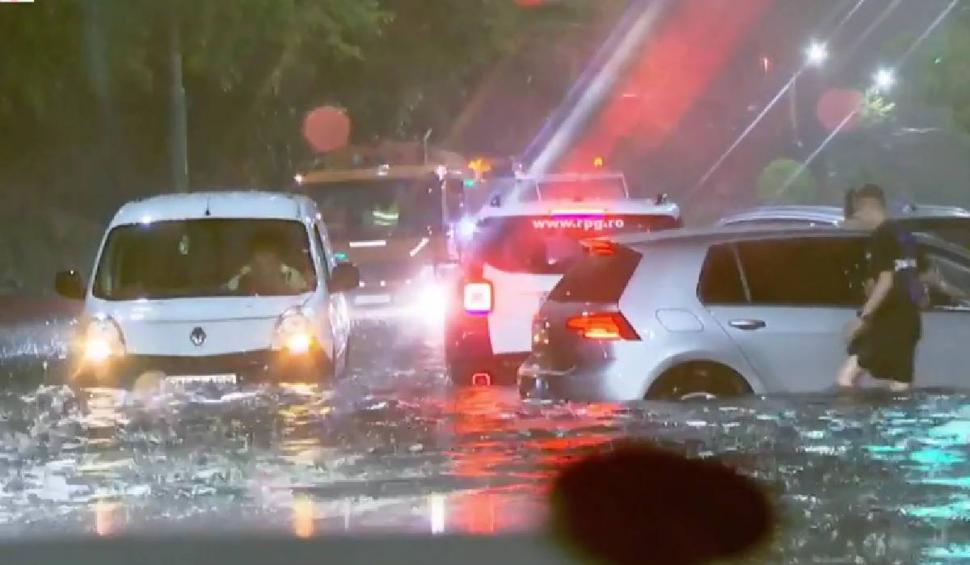 Imagini apocaliptice în urma furtunilor violente de joi seară. România a fost devastată după vijelii și ploi torențiale 907632