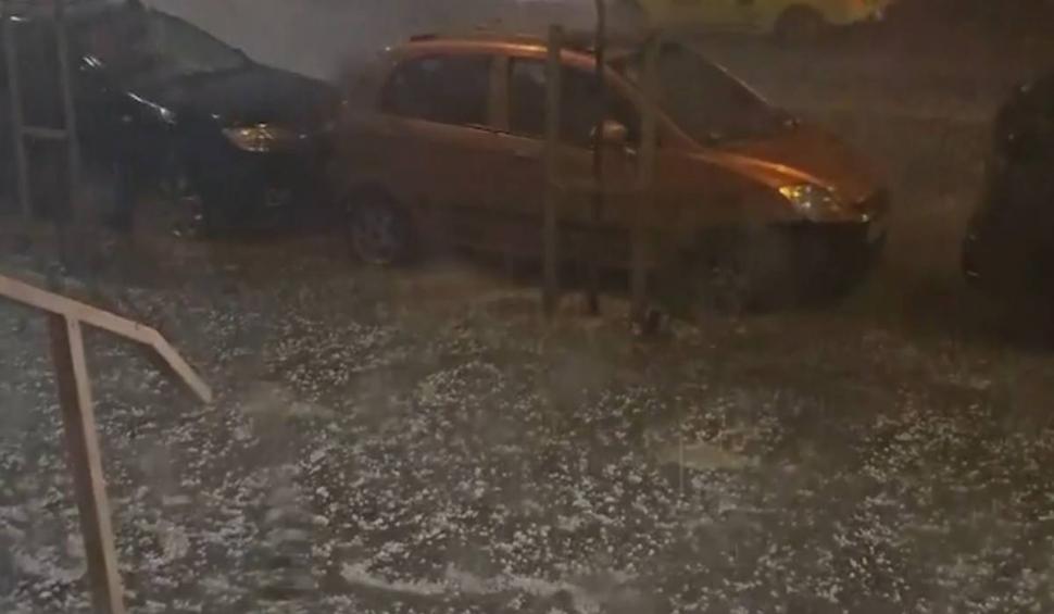 Imagini apocaliptice în urma furtunilor violente de joi seară. România a fost devastată după vijelii și ploi torențiale 907633