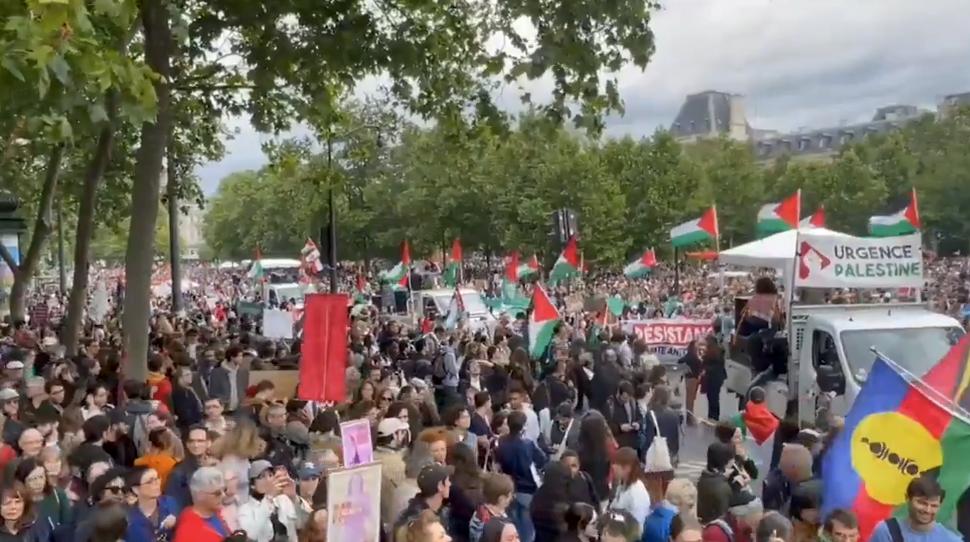 Protest cu peste 250.000 de persoane în Franța, împotriva extremei drepte, înainte de alegerile anticipate convocate de Macron 907750