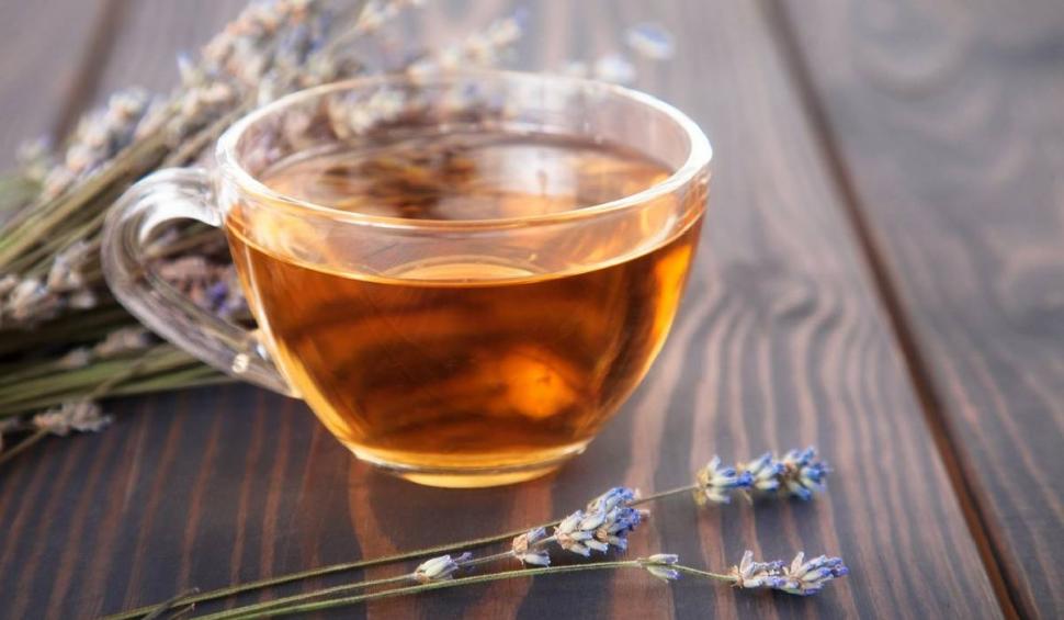 Băuturile care ne hidratează cel mai bine vara, pe caniculă. Medic: „Apa e bună, dar o eliminăm imediat" 907797