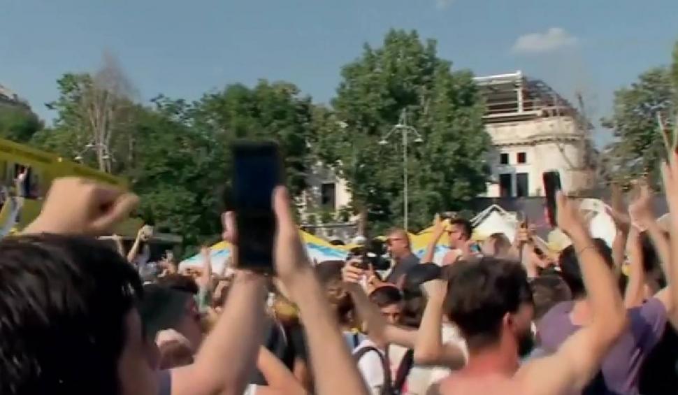 Cum au sărbătorit suporterii victoria României la Euro 2024. Imagini fabuloase: bucurie și lacrimi în toată țara  908020