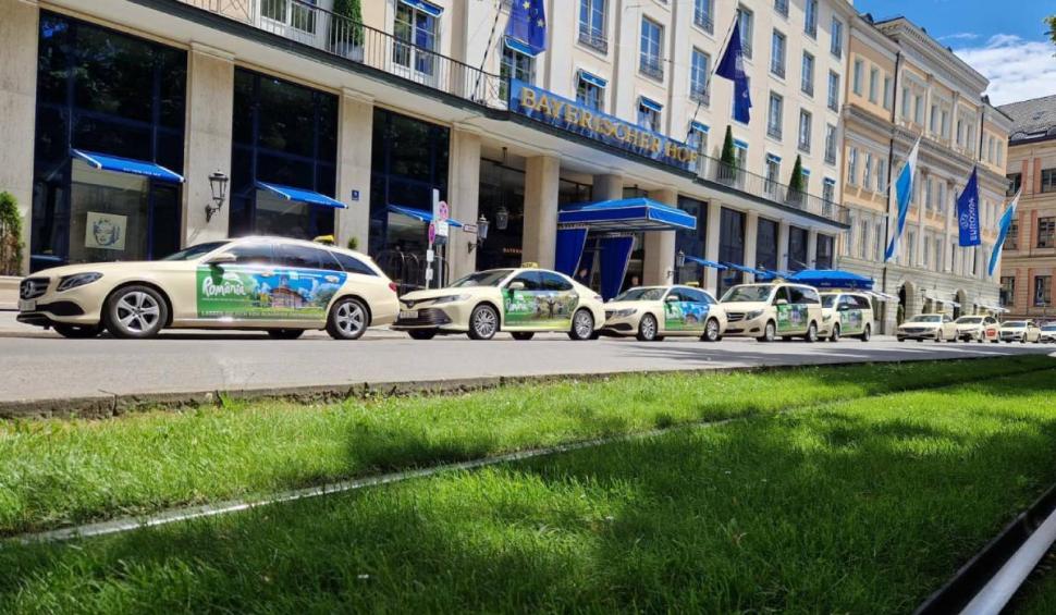 „Veniți în România! Avem nu doar fotbal de calitate": Țara noastră este promovată pe taxiurile din Germania 908131