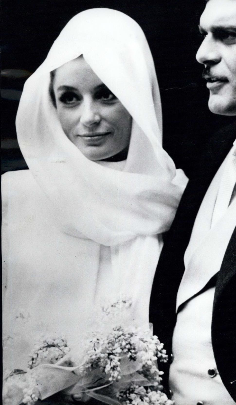 „Am fost alături de ea când s-a stins”: A murit actrița Anouk Aimée, una dintre vedetele cinematografiei franceze 908222