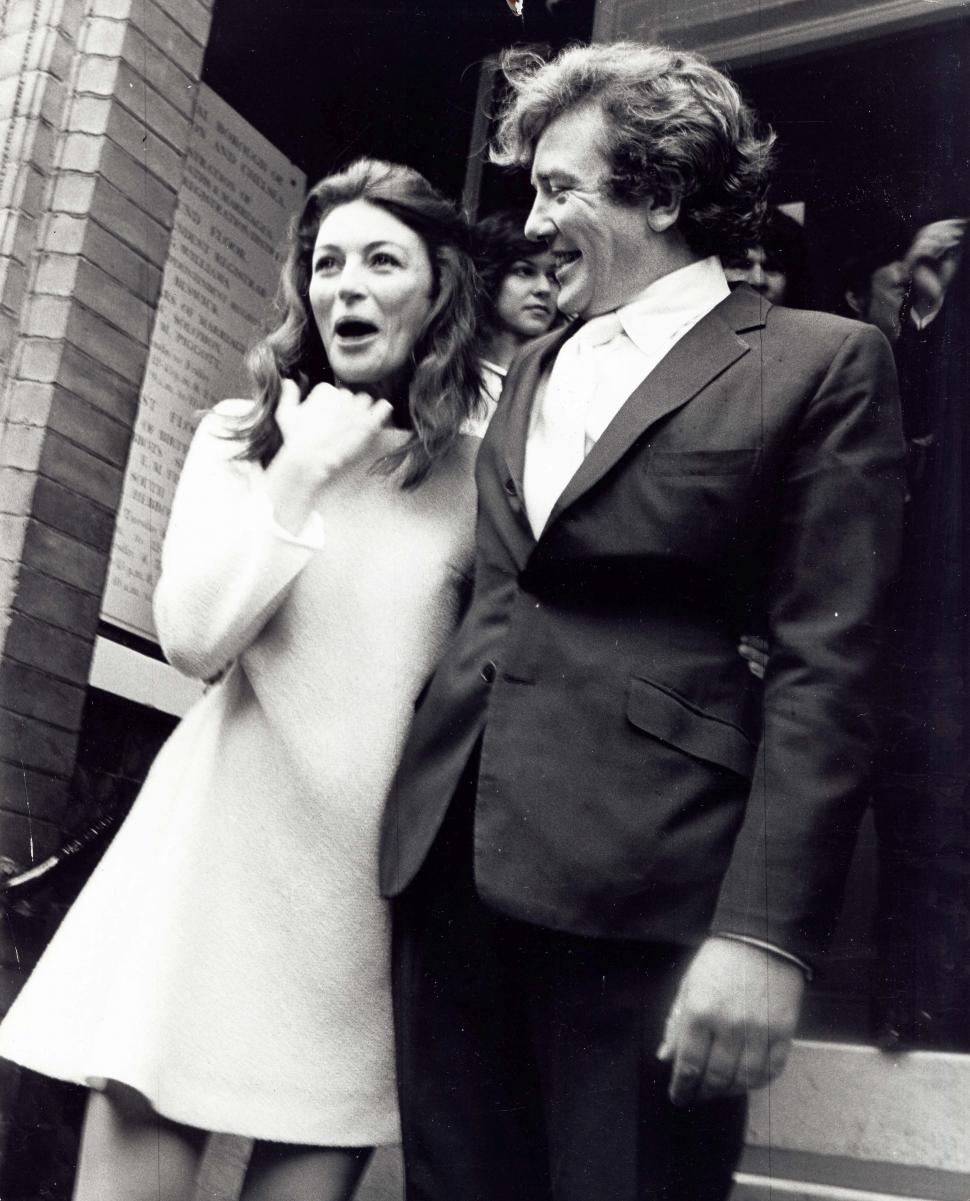 „Am fost alături de ea când s-a stins”: A murit actrița Anouk Aimée, una dintre vedetele cinematografiei franceze 908226