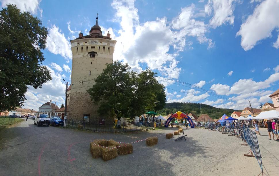 Sighișoara-Viscri-Saschiz – un tur al bisericilor fortificate 908266