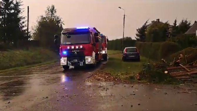 Imaginile Apocalipsei vin din Polonia: Vânt de 100 km/h și grindină cât mingea de tenis 908472