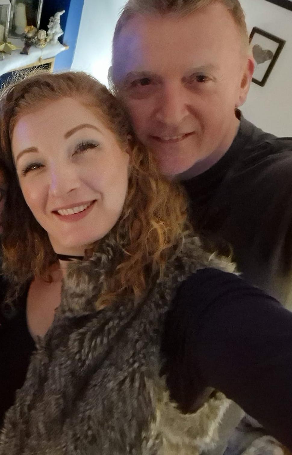 Doi soți britanici și-au vândut casa și au cumpărat un sat întreg în Franța: „Ne-am dat seama că trăisem într-o cursă de șoareci” 910115