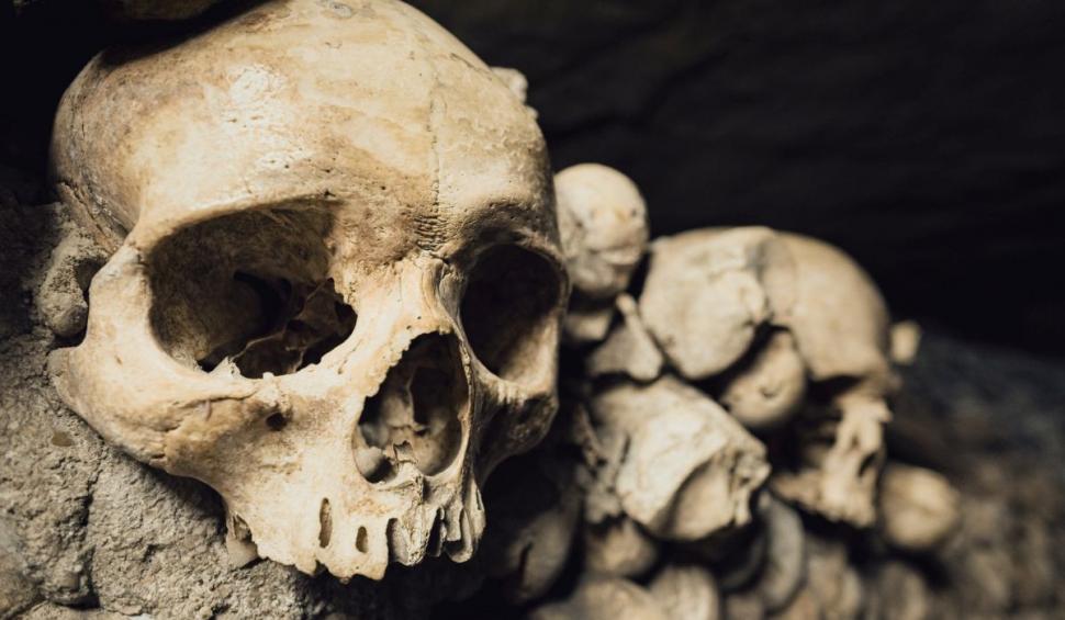 Sub Paris e ascuns Orașul Morților. În Turnul Eiffel există un apartament secret 909942