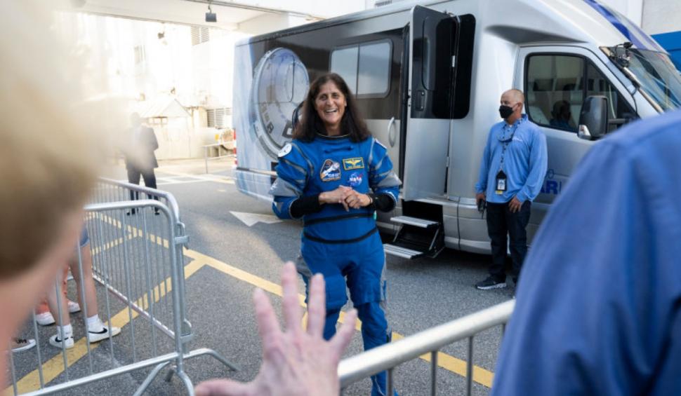 NASA dă asigurări că astronauţii transportaţi de Boeing pe staţia spaţială „nu sunt blocaţi în spaţiu“ 910233