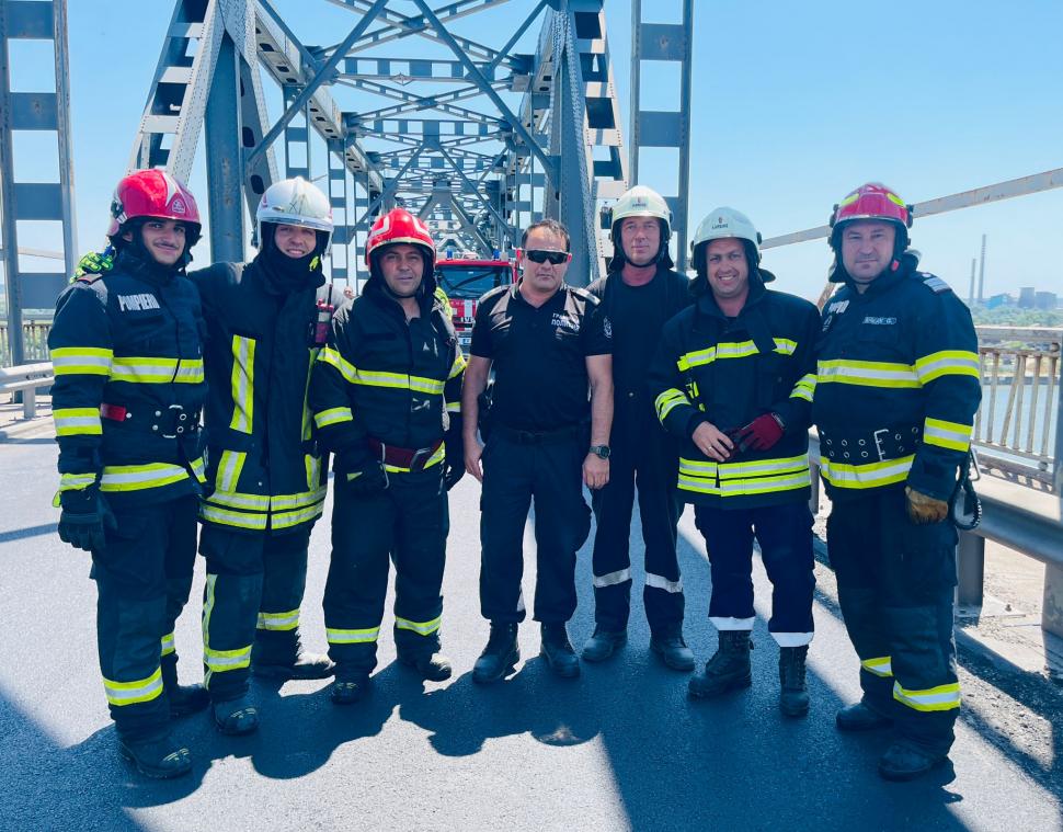 Incendiu pe „Podul Prieteniei” dintre România și Bulgaria: O mașină a luat foc în mers 910396