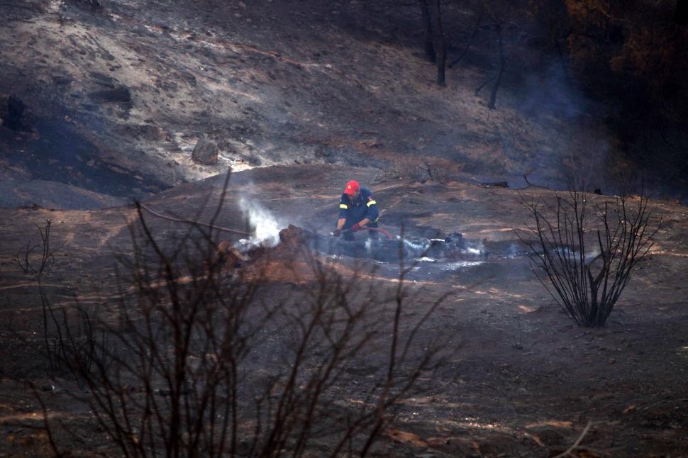 „Parcă ai fi în apocalipsă sau într-un film de război". Ce trăiesc turiștii care sunt în vacanță în Grecia 910599