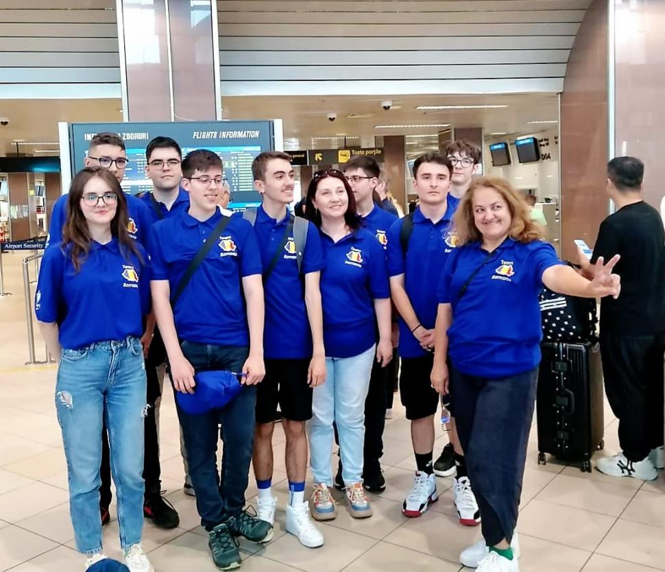 Elevii români au obținut două medalii de aur, patru de argint şi două de bronz la Olimpiada Europeană de Geografie 910905