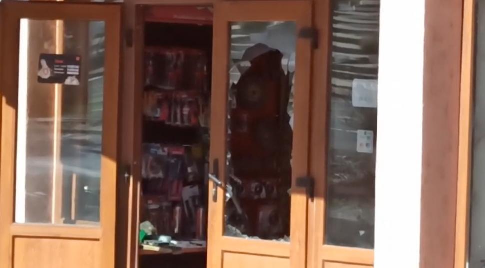 Un bancomat din Arad a fost aruncat în aer. Hoții au furat 200.000 de lei 911239