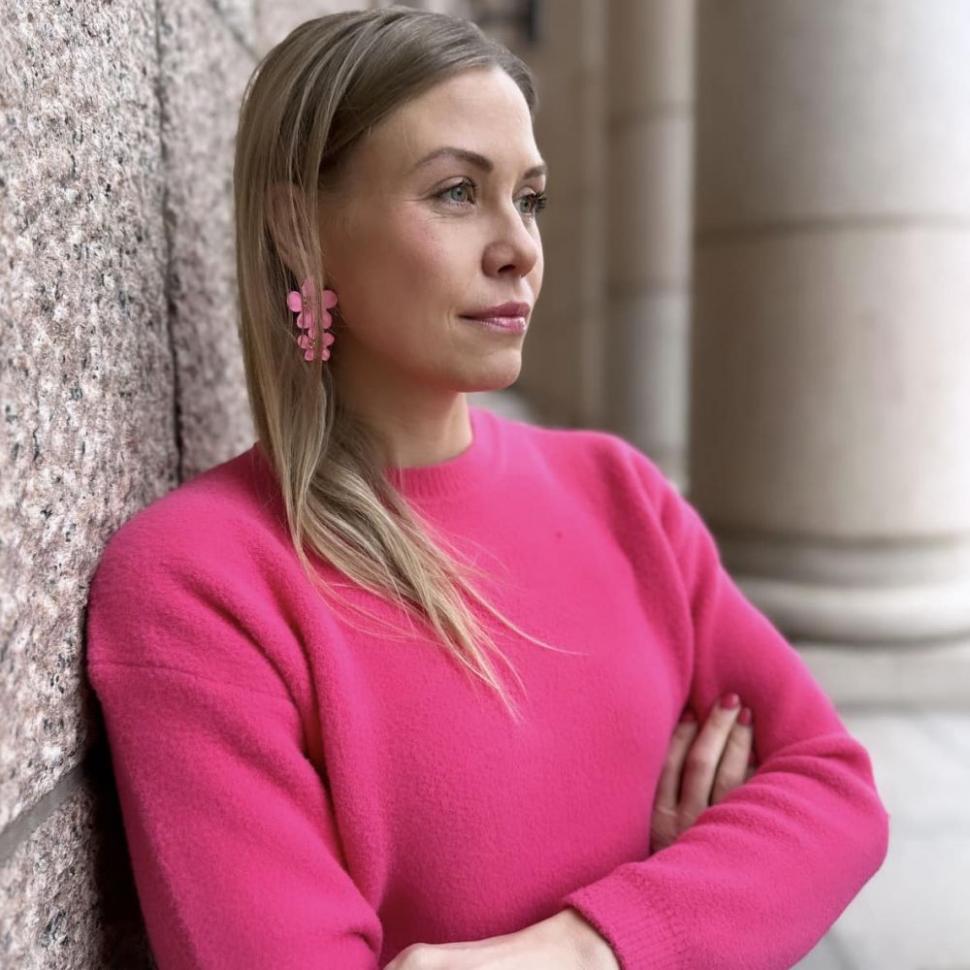 Cine este parlamentara care a pozat goală: „Sunt mândră de corpul meu” 911679