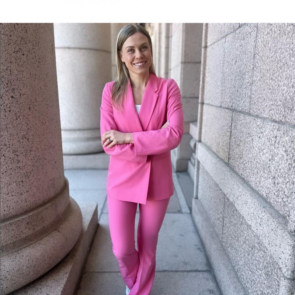 Cine este parlamentara care a pozat goală: „Sunt mândră de corpul meu” 911707