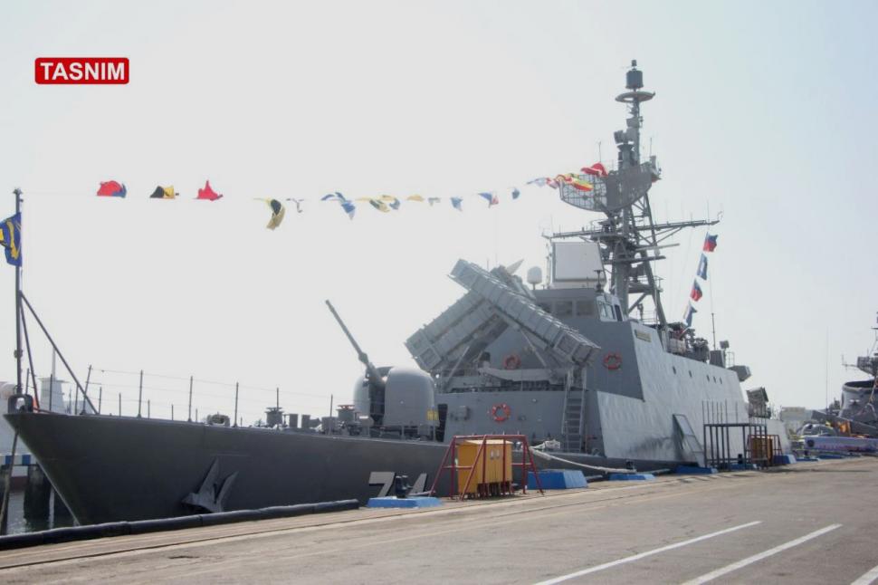 Una dintre cele mai noi nave de război ale Iranului s-a răsturnat în port 911925