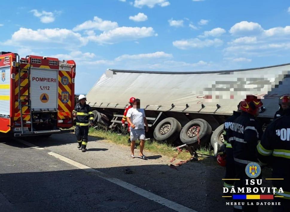 Accident grav pe Autostrada A1. Șapte oameni care așteptau la umbră să fie schimbată o roată au fost spulberați de un TIR 912336
