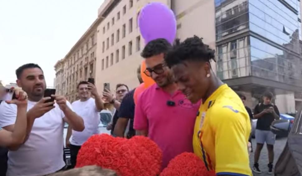 IShowSpeed, un celebru Youtuber de 19 ani din SUA, s-a plimbat prin Ferentari și a mâncat mici din Piaţa Obor 912406