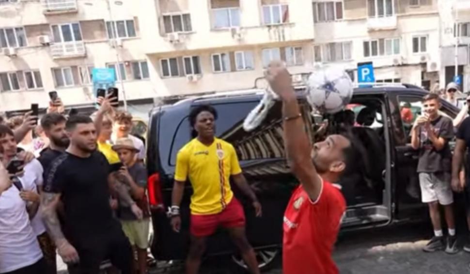 IShowSpeed, un celebru Youtuber de 19 ani din SUA, s-a plimbat prin Ferentari și a mâncat mici din Piaţa Obor 912409