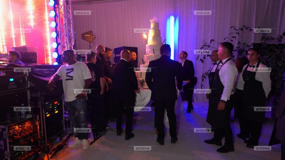 Elena și Ianis Hagi s-au distrat până dimineață, la nunta de la Palatul Știrbey. Imagini exclusive cu invitații și tortul mirilor 912701