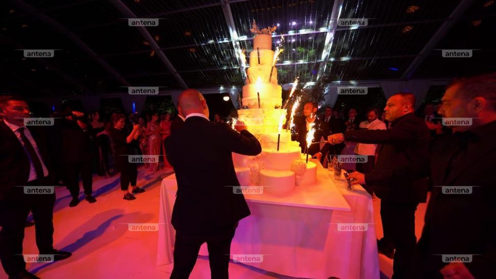 Elena și Ianis Hagi s-au distrat până dimineață, la nunta de la Palatul Știrbey. Imagini exclusive cu invitații și tortul mirilor 912702