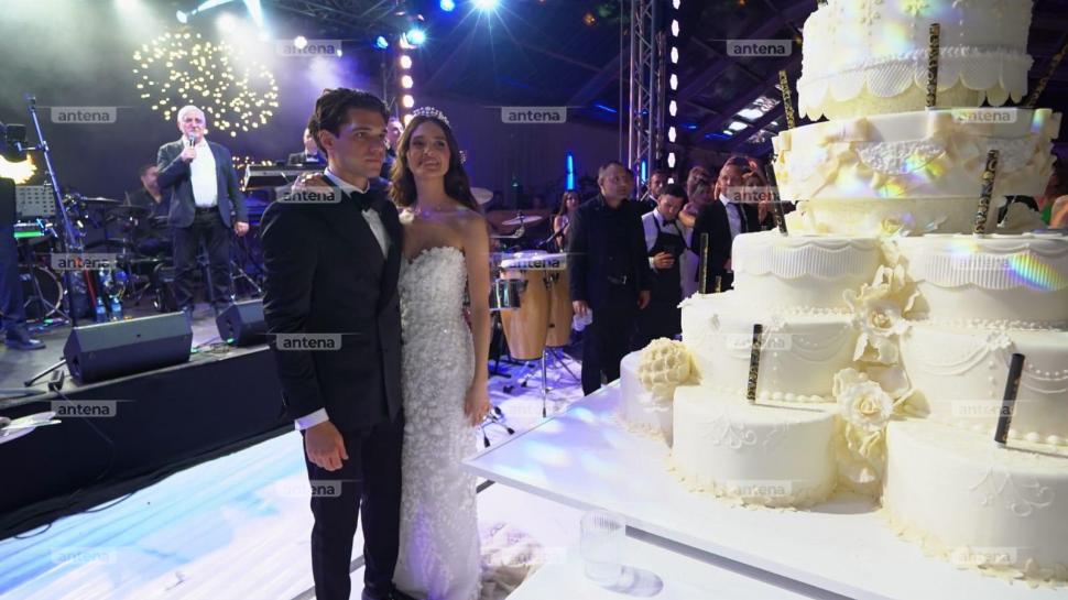 Elena și Ianis Hagi s-au distrat până dimineață, la nunta de la Palatul Știrbey. Imagini exclusive cu invitații și tortul mirilor 912705