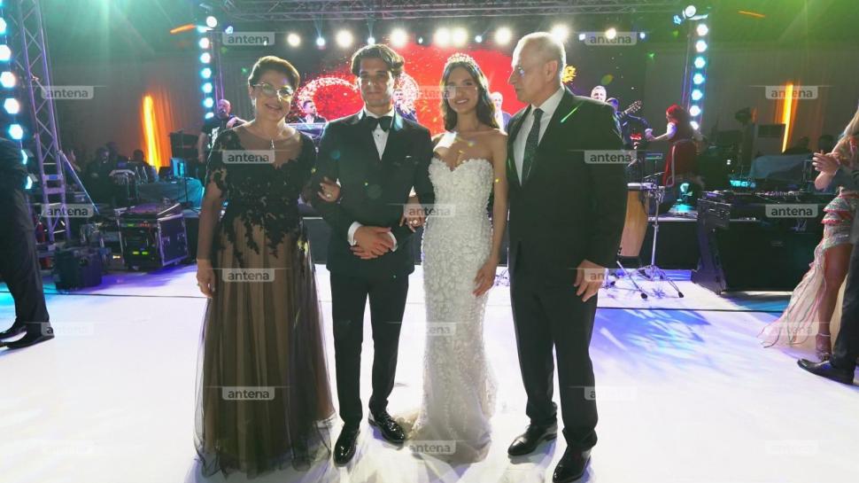 Elena și Ianis Hagi s-au distrat până dimineață, la nunta de la Palatul Știrbey. Imagini exclusive cu invitații și tortul mirilor 912725