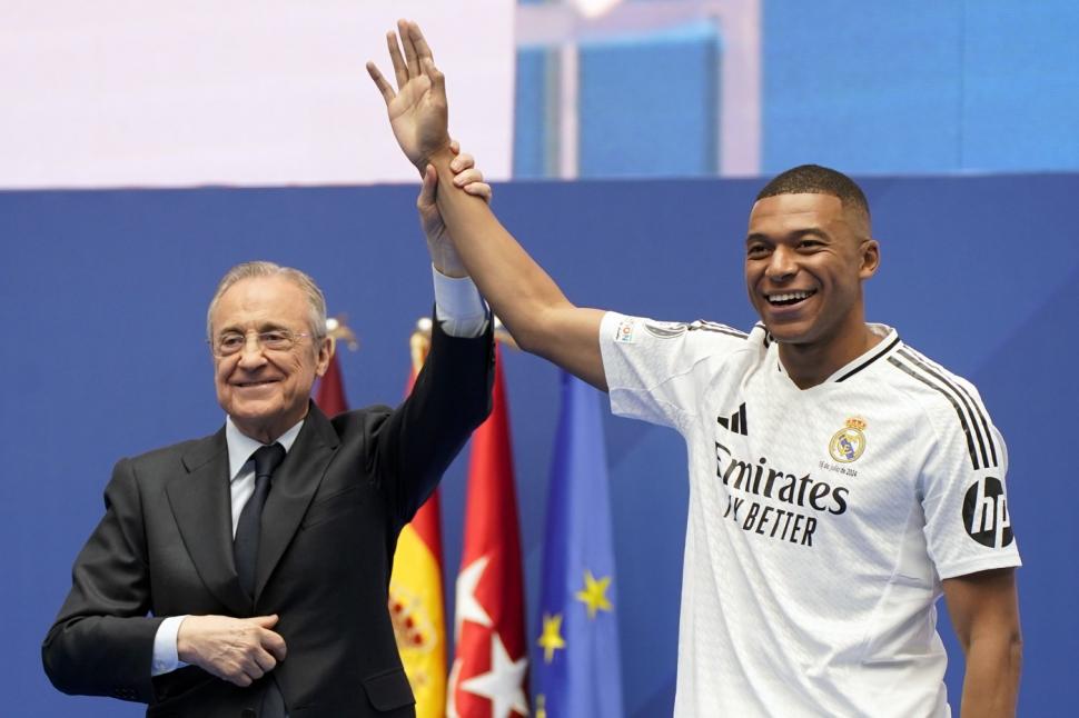 Kylian Mbappe a fost prezentat la Real Madrid. 80.000 de fani au venit pe Santiago Bernabeu să îl vadă. Ce număr va purta pe tricou 912937