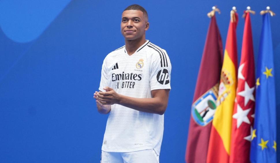 Peste 80.000 de fani l-au primit ca pe un erou pe Kylian Mbappe la Real Madrid 913044