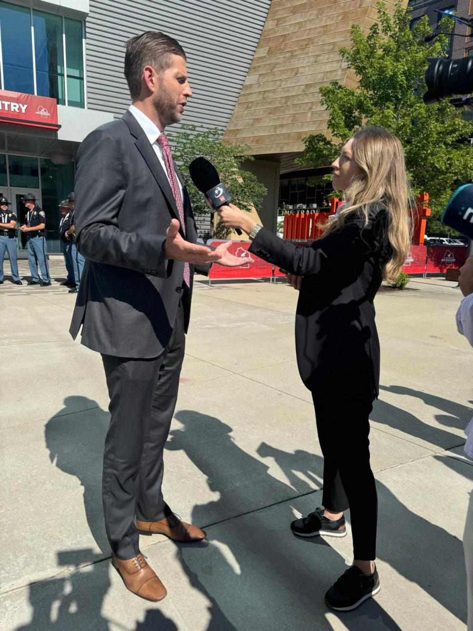 Interviu exclusiv cu Eric Trump la Antena 3 CNN: Tatăl meu va opri războiul din Ucraina în 48 de ore 913321