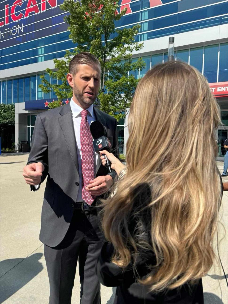 Interviu exclusiv cu Eric Trump la Antena 3 CNN: Tatăl meu va opri războiul din Ucraina în 48 de ore 913322