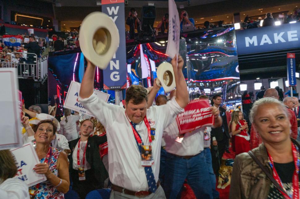 Convenția Republicană, în imagini. Hulk Hogan și-a rupt tricoul. Pe scenă a urcat și Tucker Carlson 913370