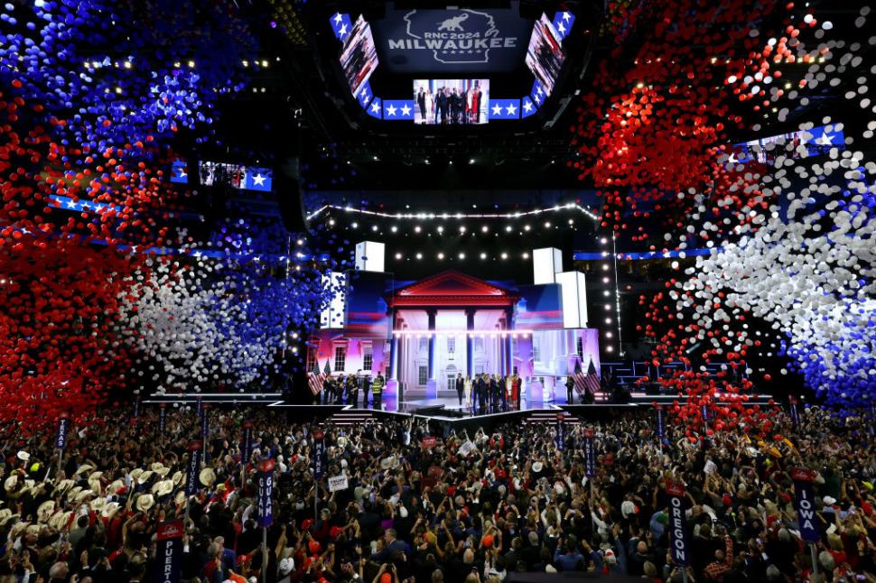 Convenția Republicană, în imagini. Hulk Hogan și-a rupt tricoul. Pe scenă a urcat și Tucker Carlson 913371