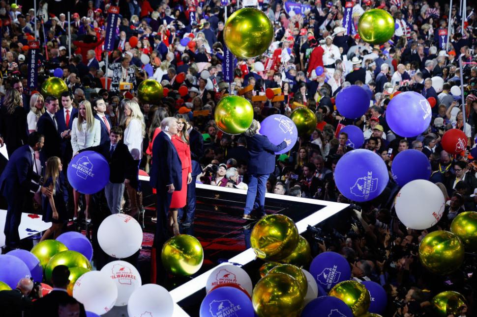 Convenția Republicană, în imagini. Hulk Hogan și-a rupt tricoul. Pe scenă a urcat și Tucker Carlson 913372