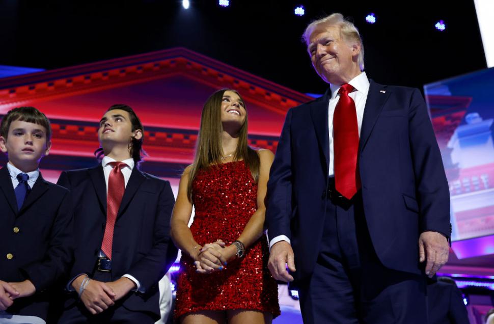 Convenția Republicană, în imagini. Hulk Hogan și-a rupt tricoul. Pe scenă a urcat și Tucker Carlson 913375